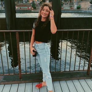 Meet your Posher, Cobi